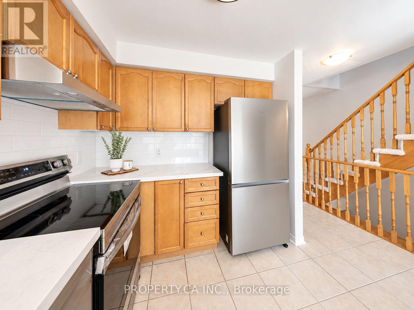 72 Jenkinson Way, Toronto, ON photo 7