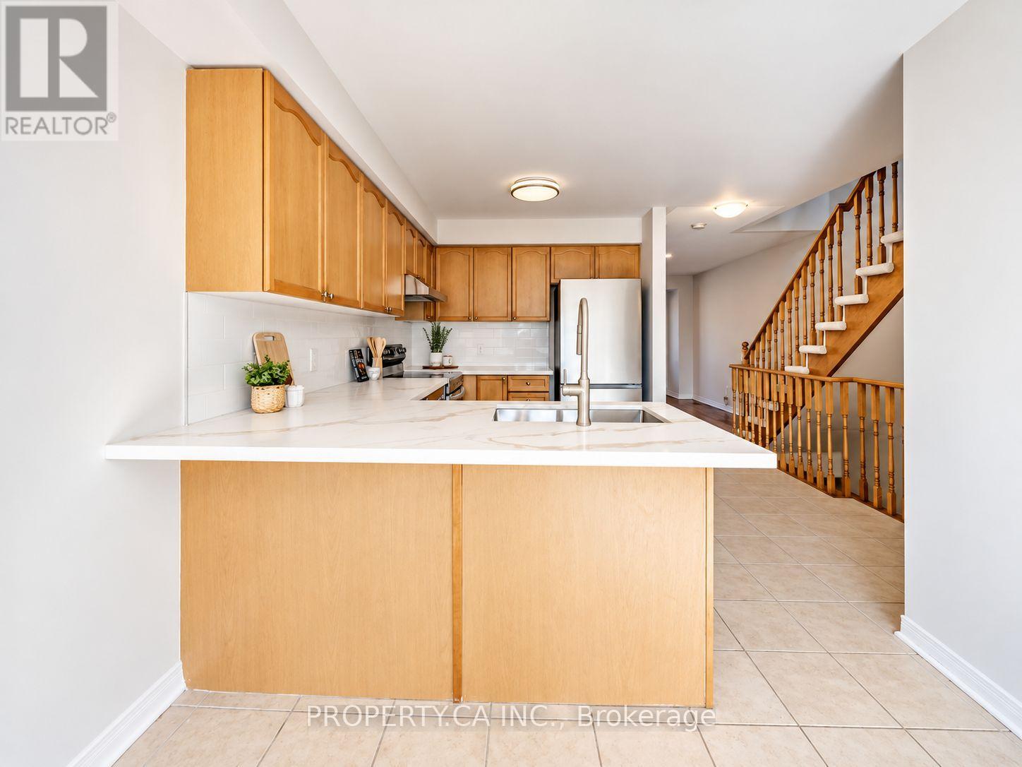 72 Jenkinson Way, Toronto, ON photo 8