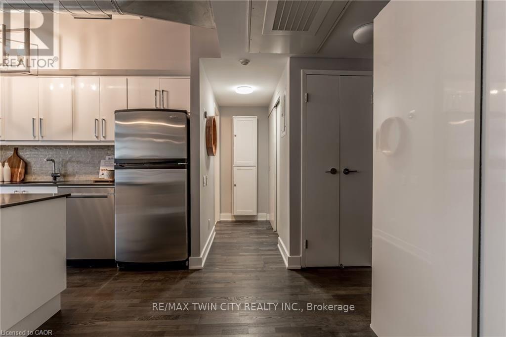 #620 233 CARLAW AVENUE - 6