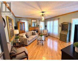 Family room - 10 Darley Street, Ajax, ON L1T3X8 Photo 6