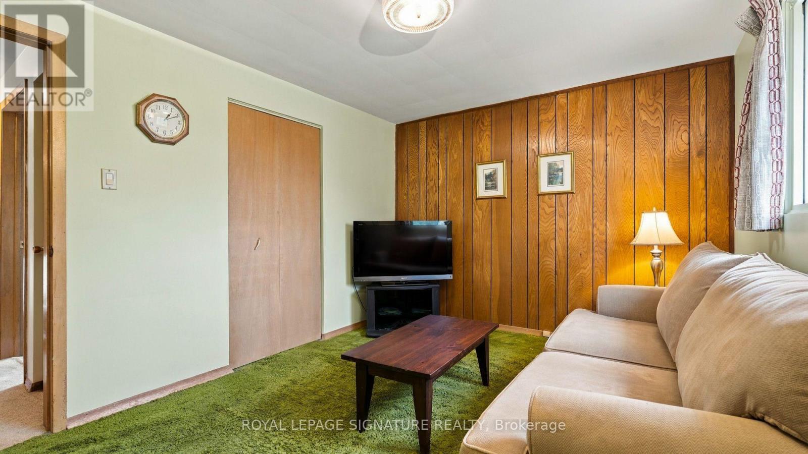 5 ERINLEA CRESCENT - 19