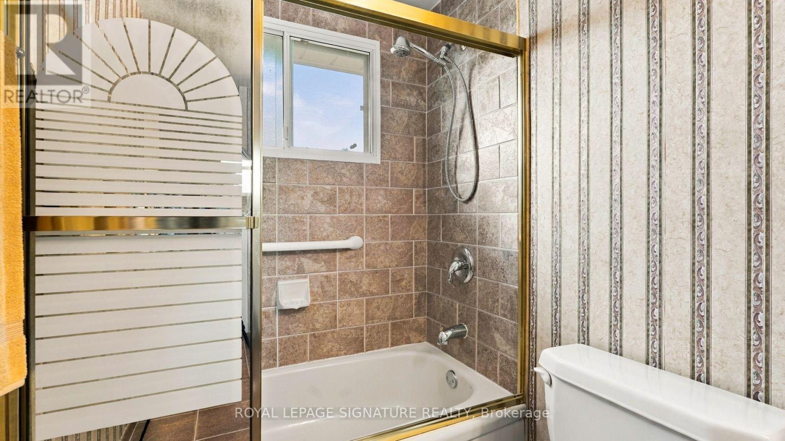 5 Erinlea Crescent, Toronto, ON photo 25
