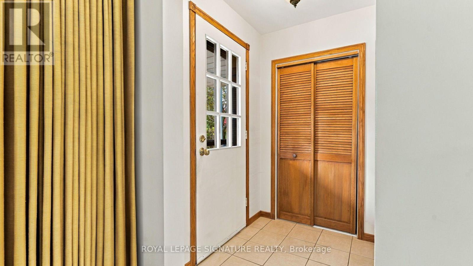 5 ERINLEA CRESCENT - 4