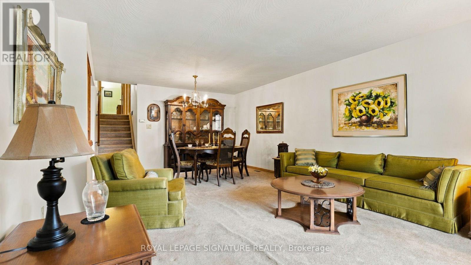 5 Erinlea Crescent, Toronto, ON photo 5