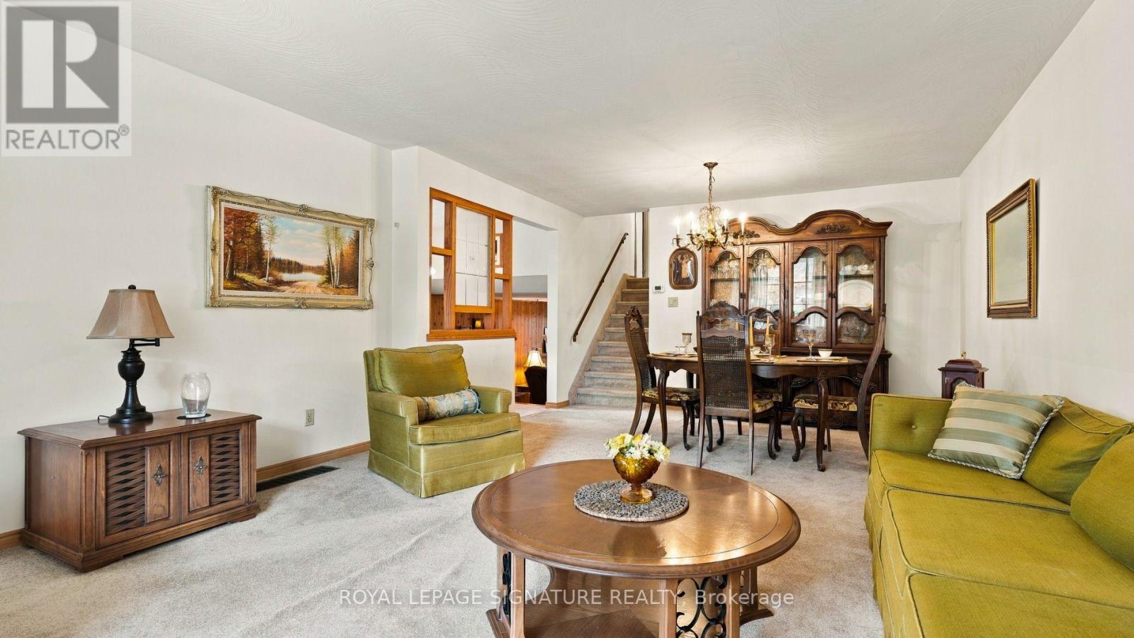 5 Erinlea Crescent, Toronto, ON photo 6