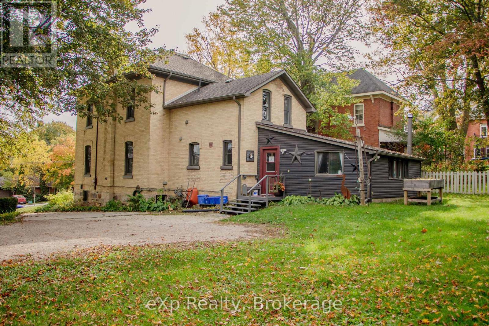 352 Berford Street — photo 3