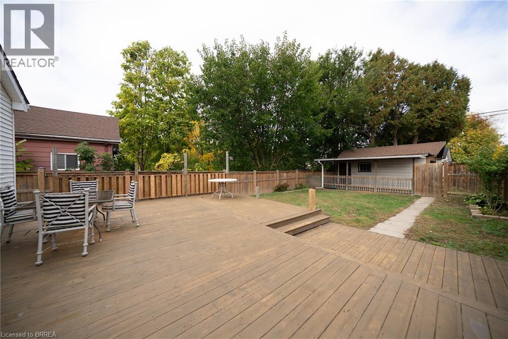 364 Wellington Street — photo 26