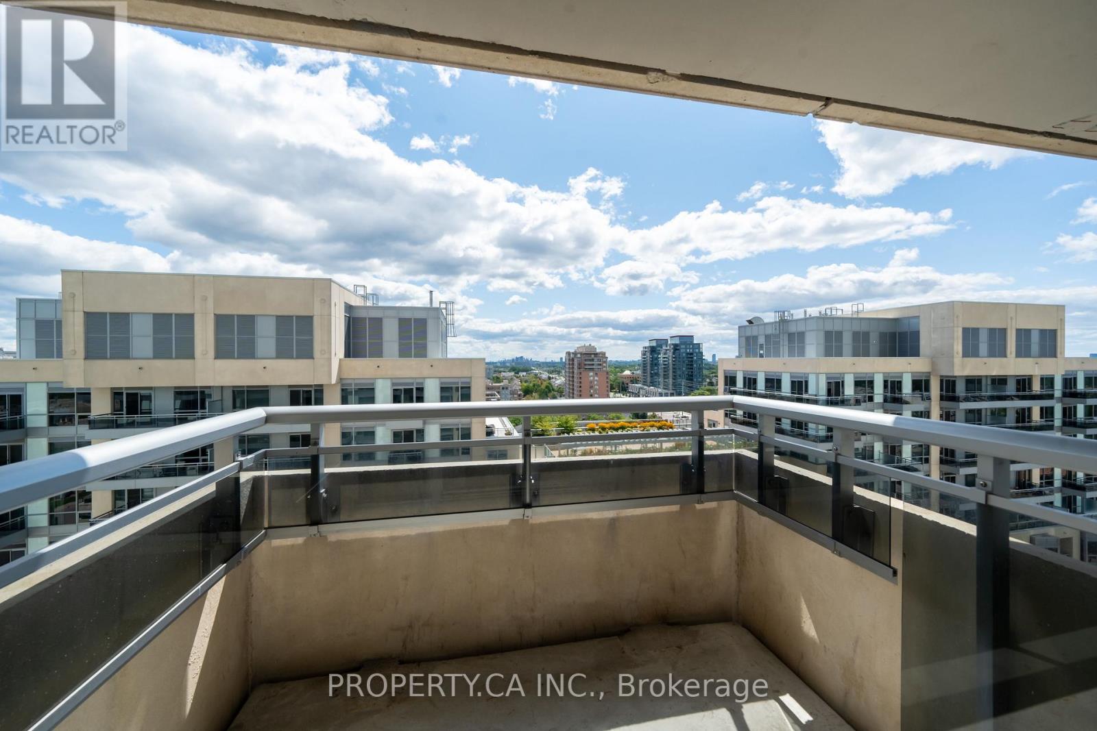 9205 Yonge Street South — photo 17