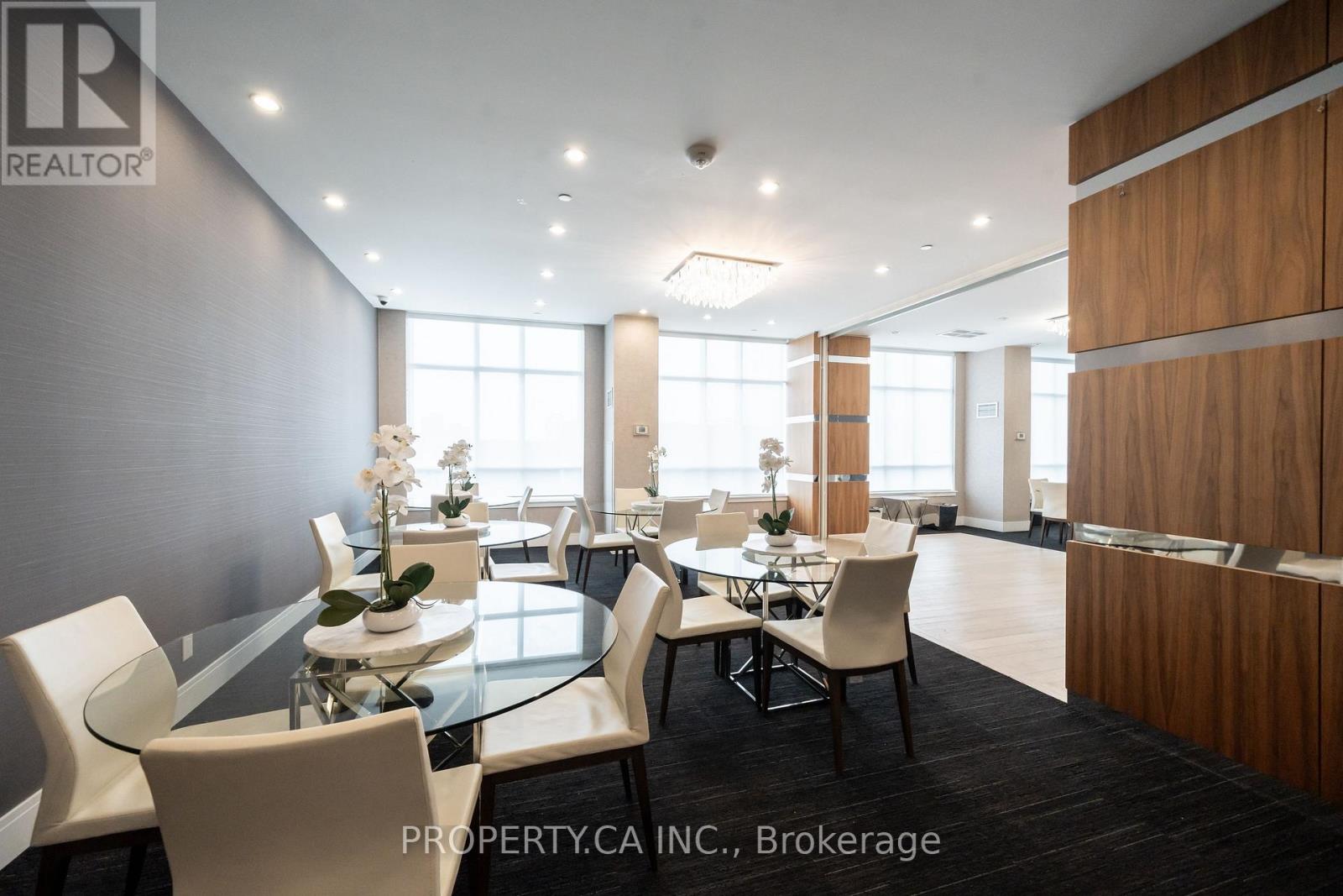 9205 Yonge Street South — photo 24