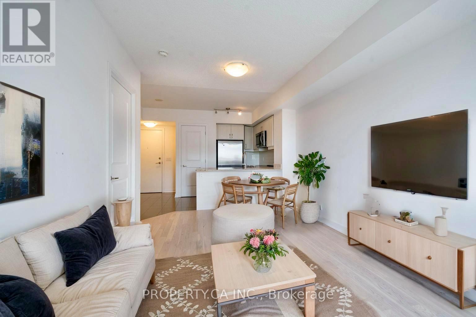 9205 Yonge Street South — photo 8
