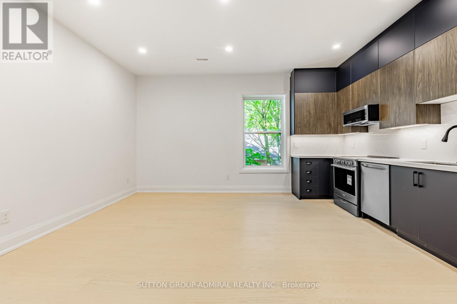 457 D'Arcy Street — photo 14