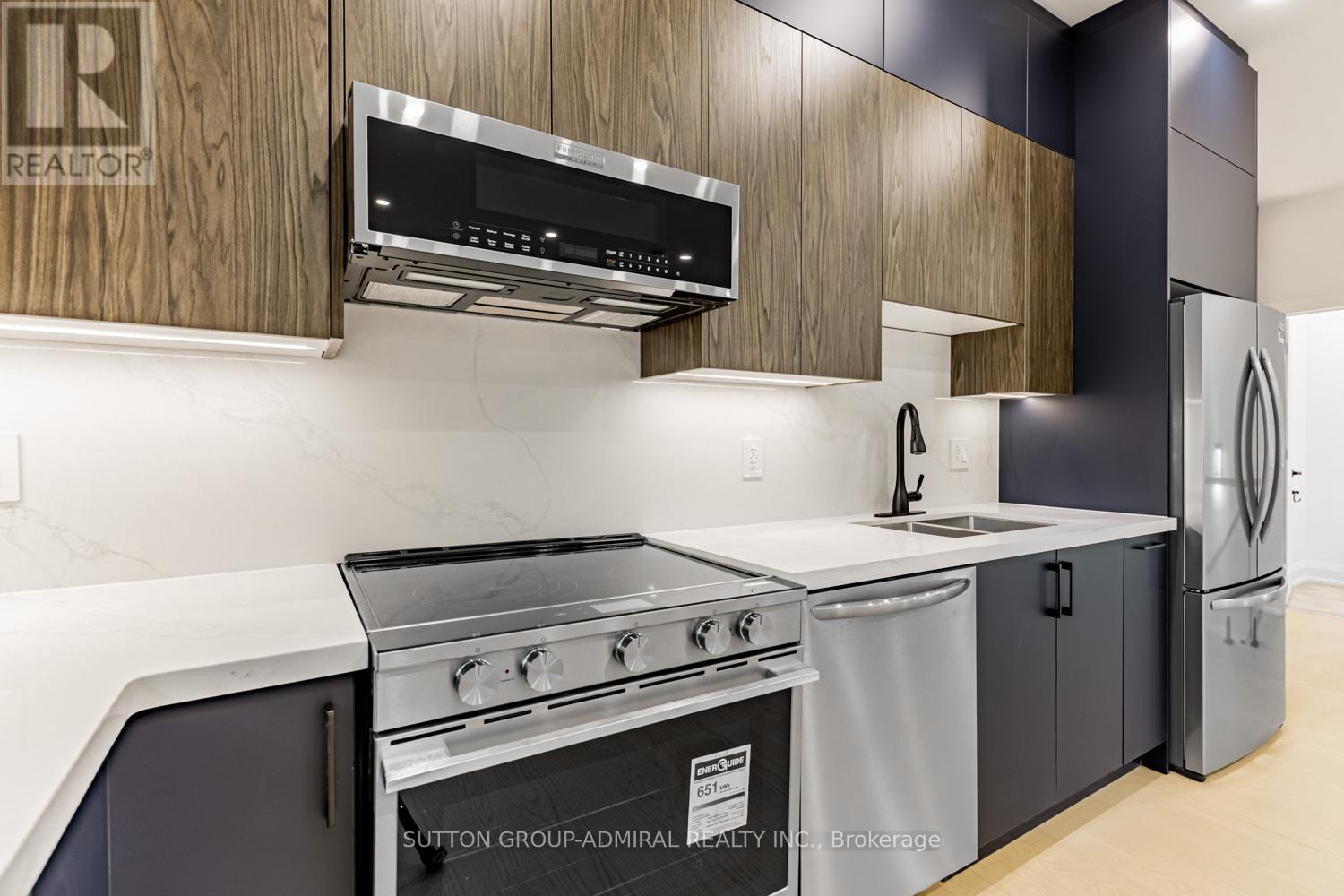 457 D'Arcy Street — photo 17