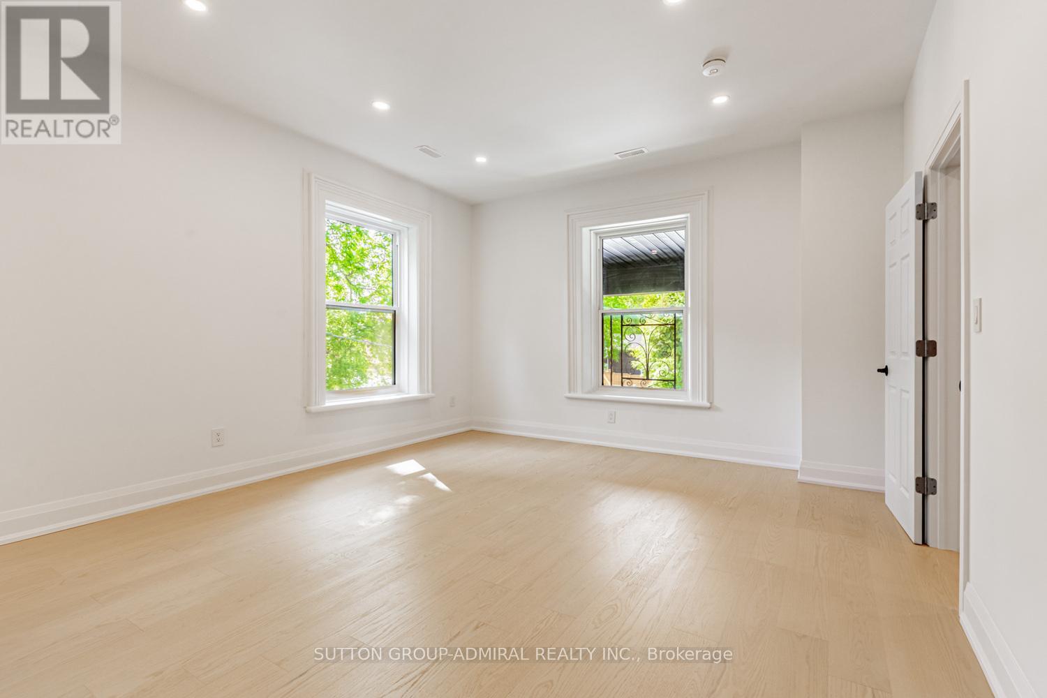 457 D'Arcy Street — photo 24