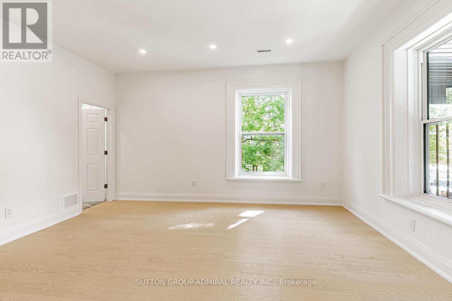 457 D'Arcy Street — photo 26
