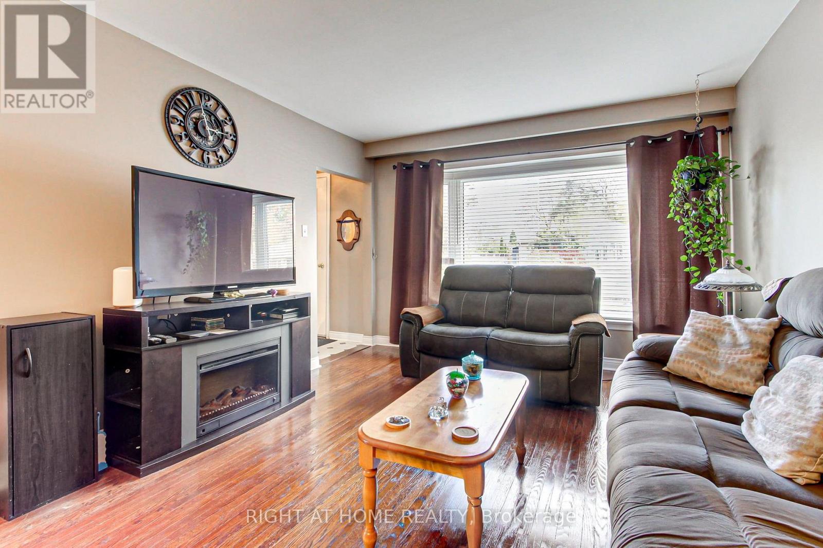 30 Kitimat Crescent, Aurora, ON photo 6