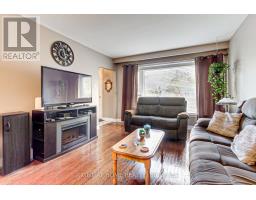 Family room - 30 Kitimat Crescent, Aurora, ON L4G3C3 Photo 6