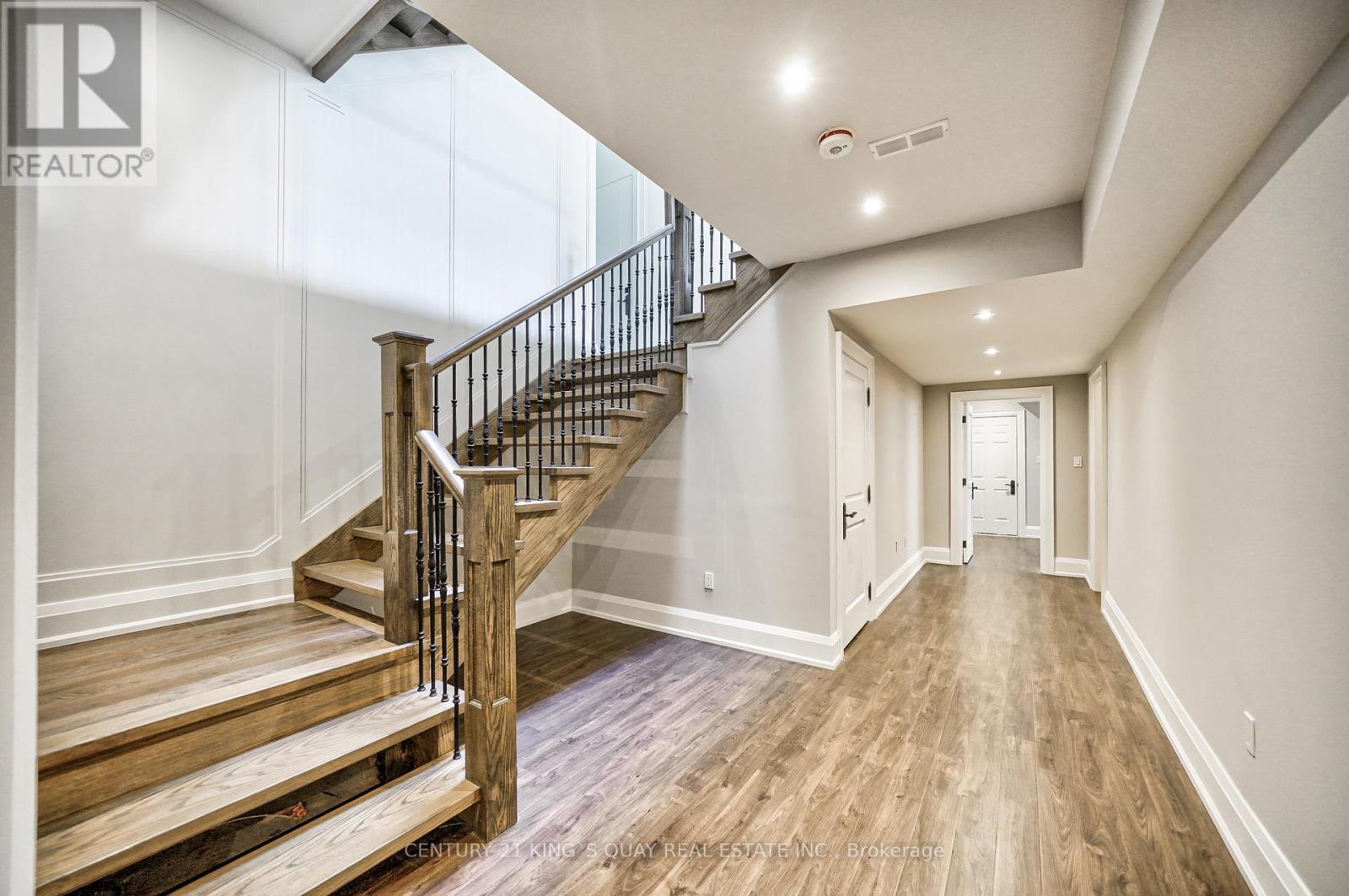 82 CARTIER CRESCENT - 32