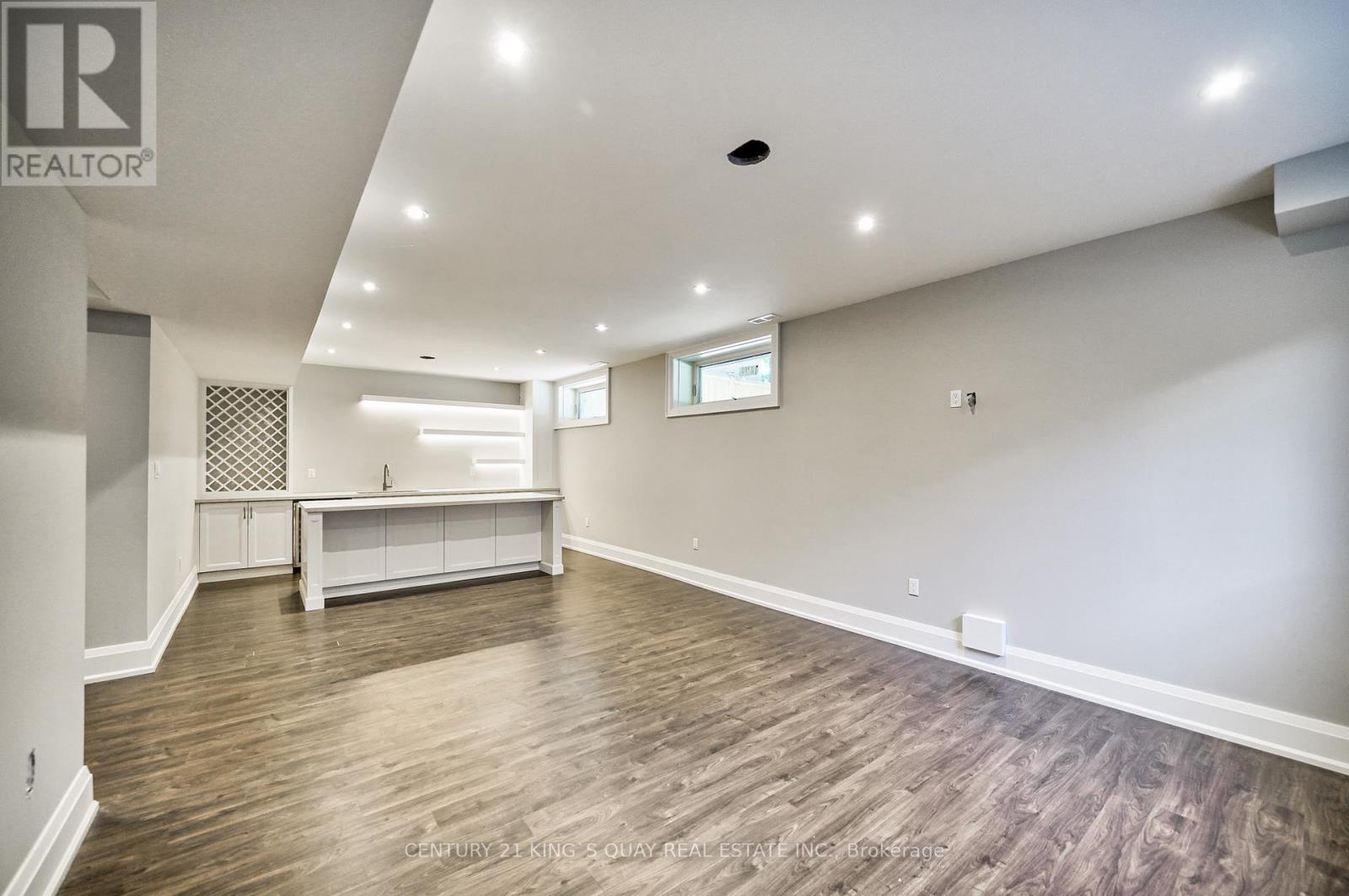 82 CARTIER CRESCENT - 35