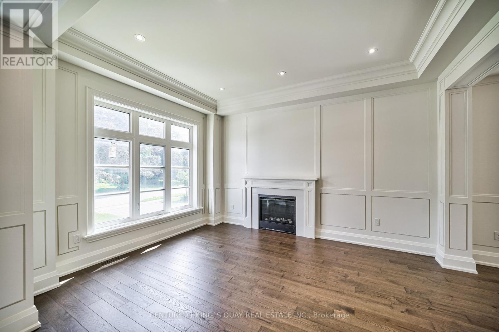 82 CARTIER CRESCENT - 4