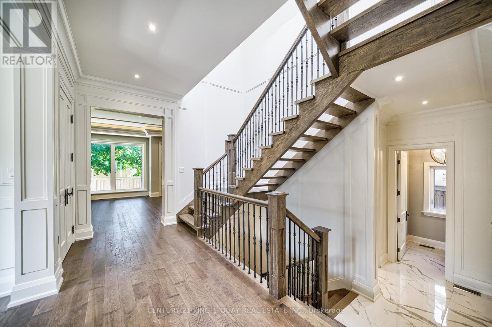 82 CARTIER CRESCENT - 9