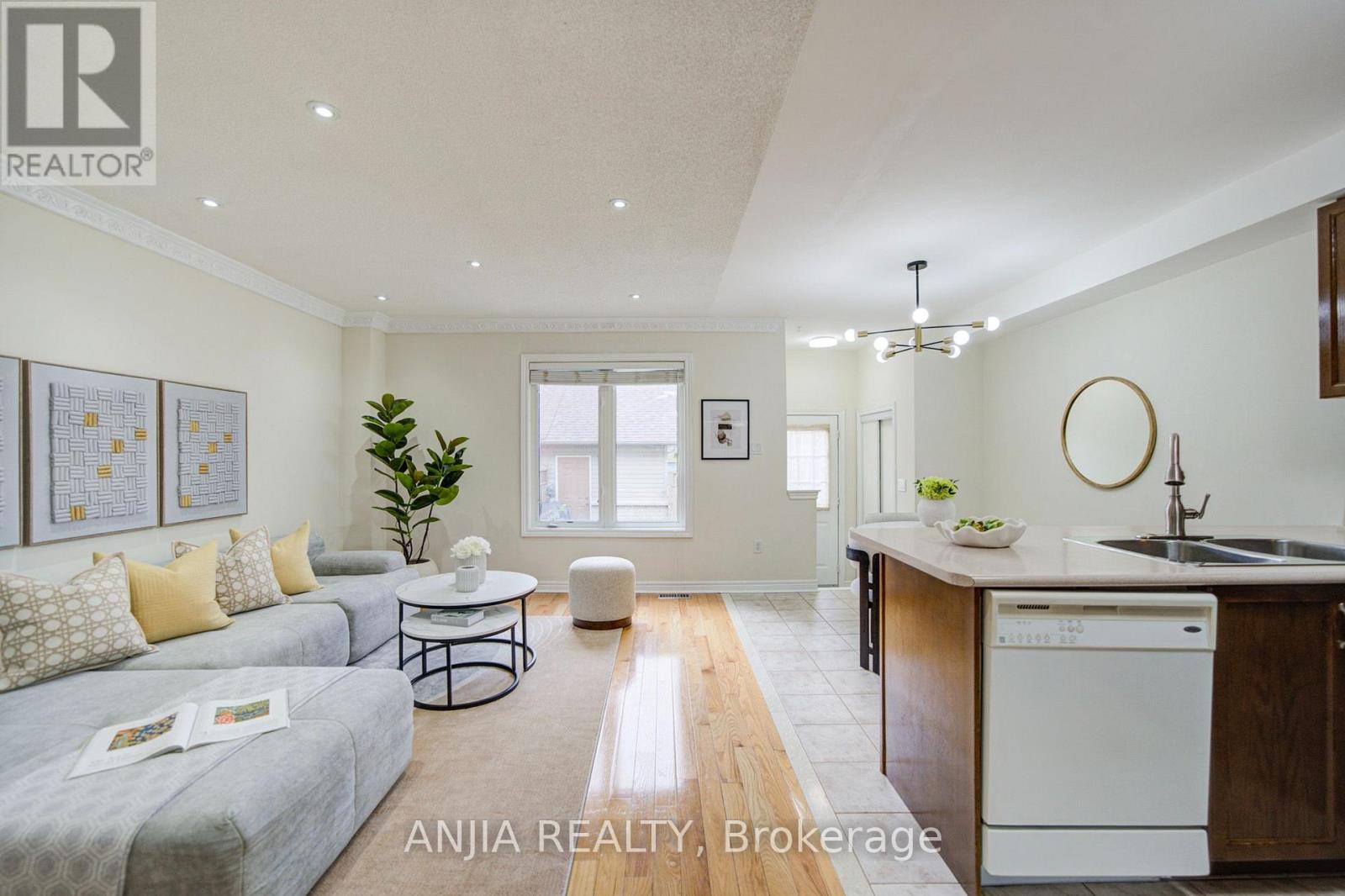 2035 Bur Oak Avenue, Markham, ON photo 12