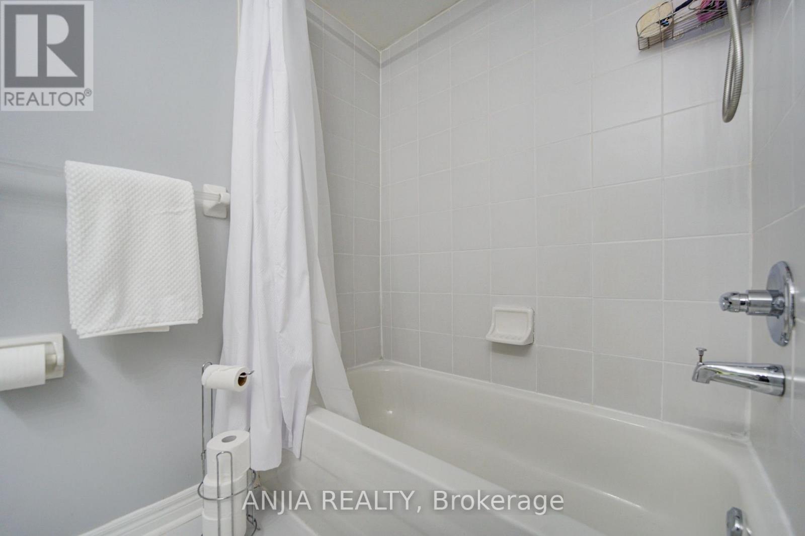 2035 Bur Oak Avenue, Markham, ON photo 27