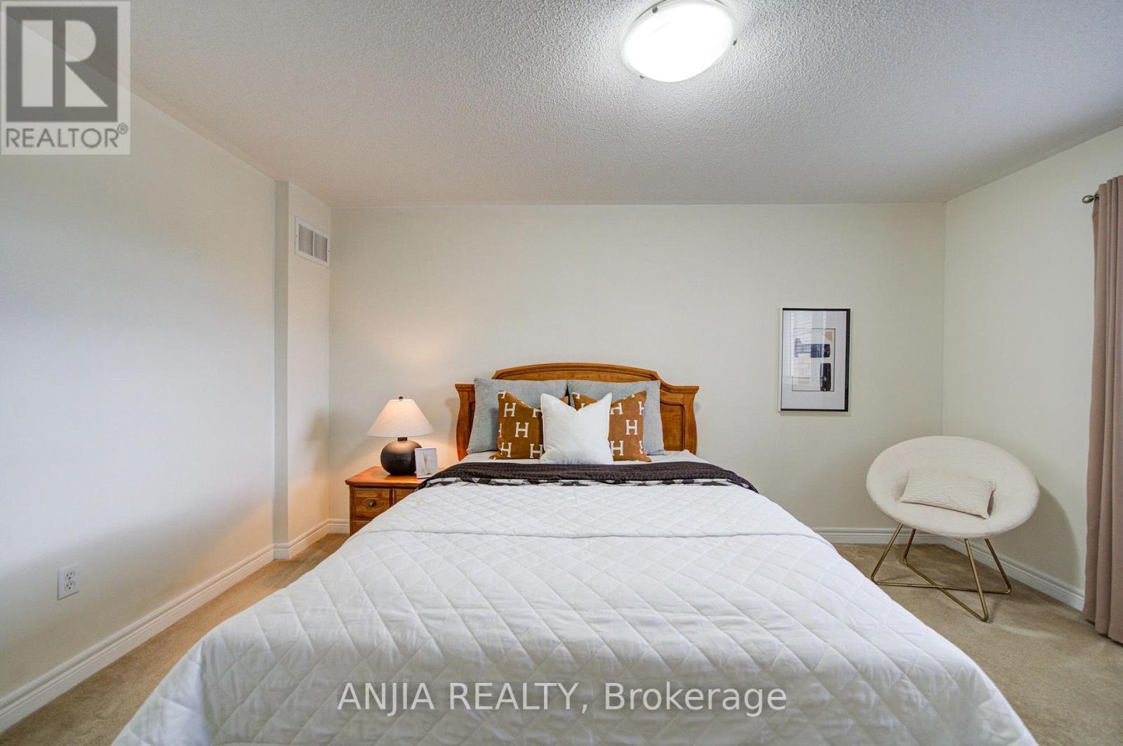 2035 Bur Oak Avenue, Markham, ON photo 28