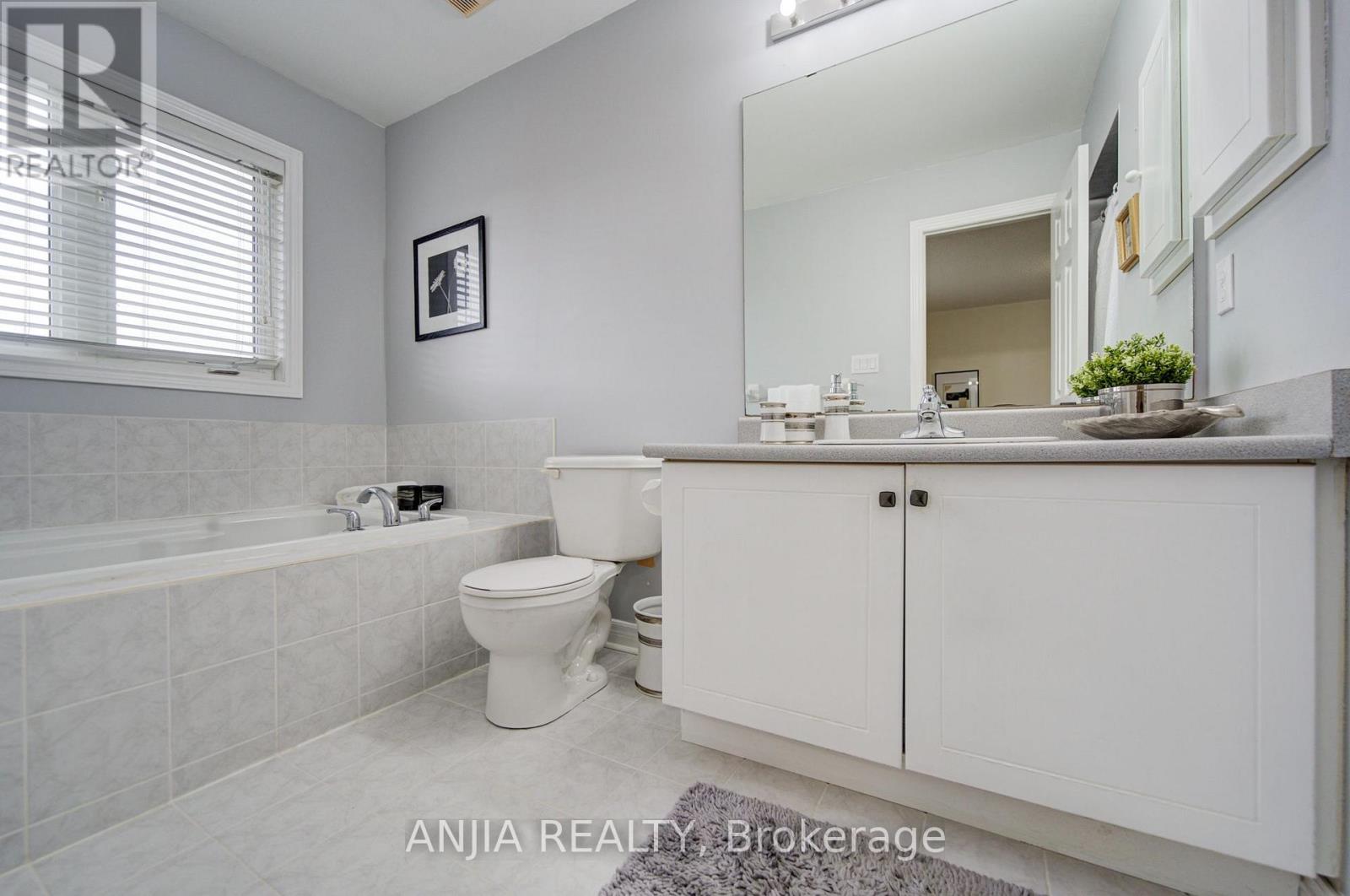 2035 Bur Oak Avenue, Markham, ON photo 29