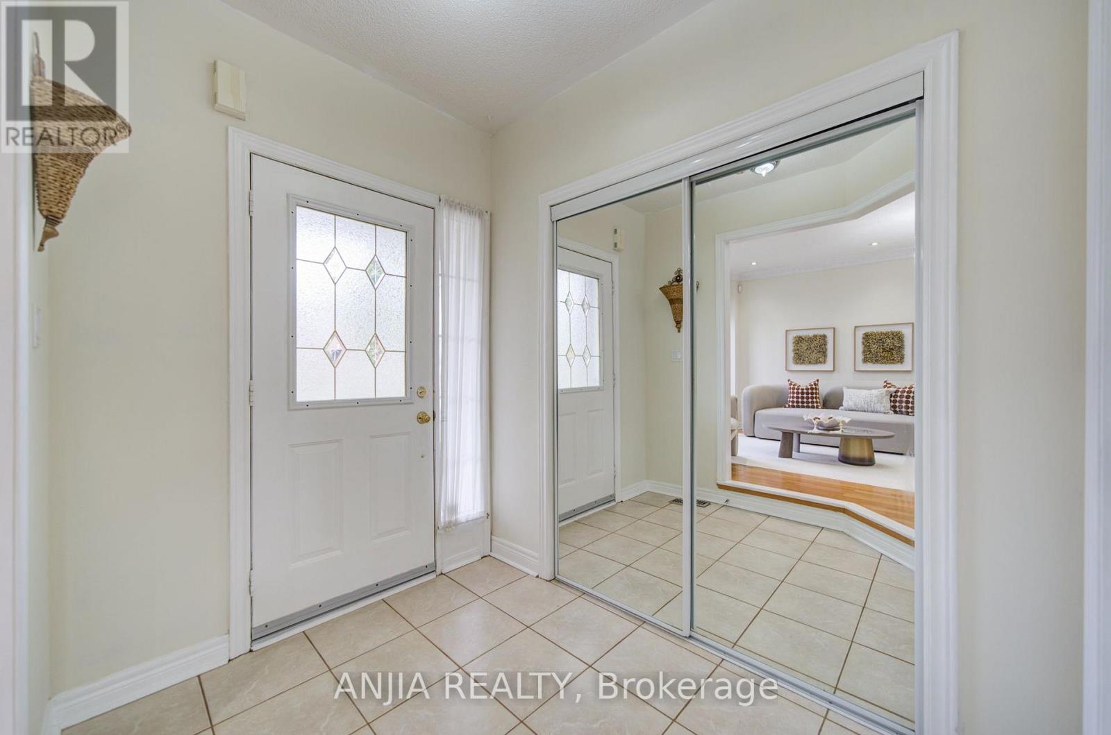 2035 Bur Oak Avenue, Markham, ON photo 3