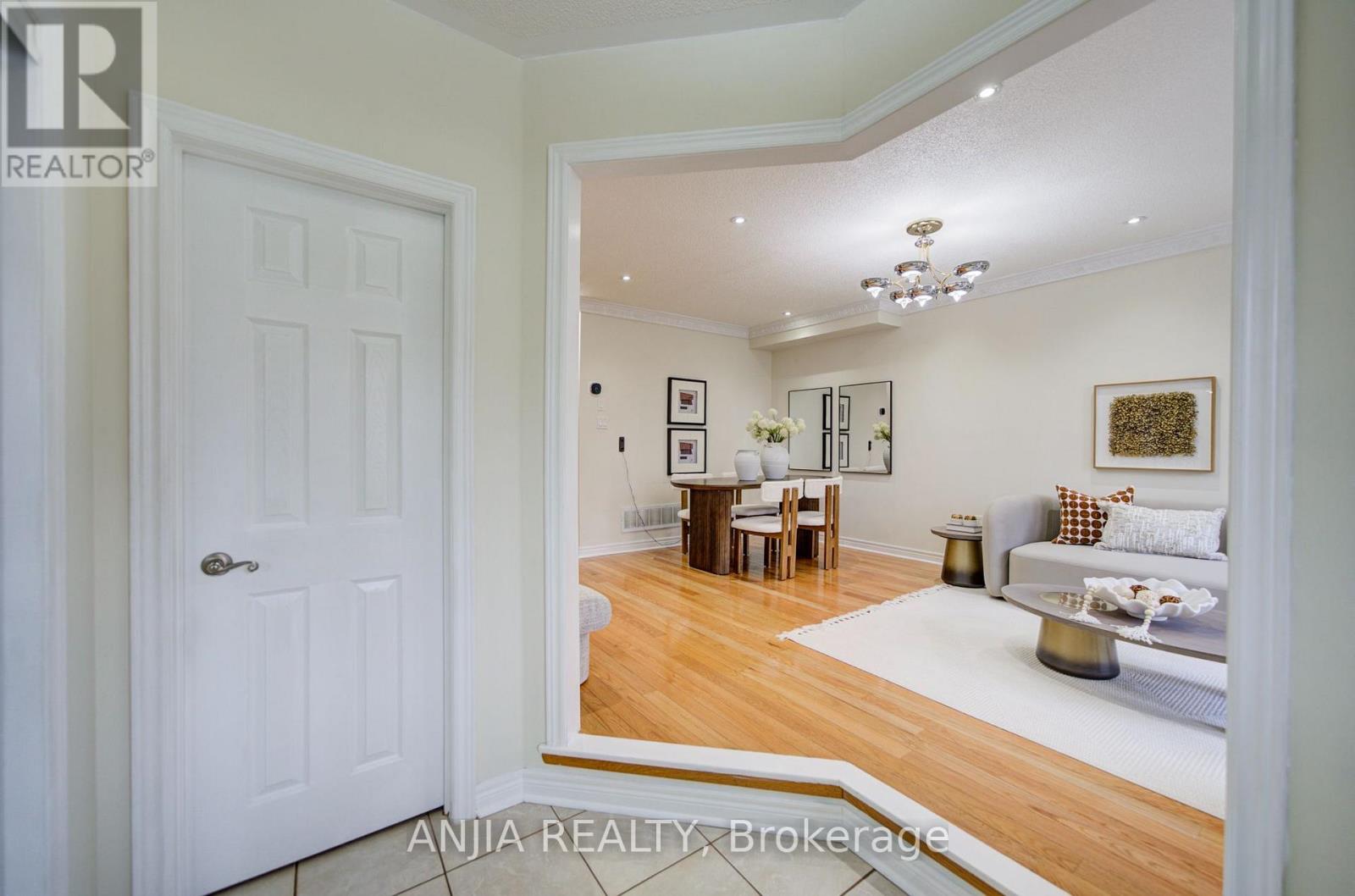 2035 Bur Oak Avenue, Markham, ON photo 4