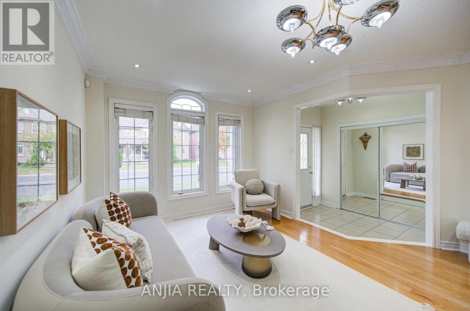 2035 Bur Oak Avenue, Markham, ON photo 7