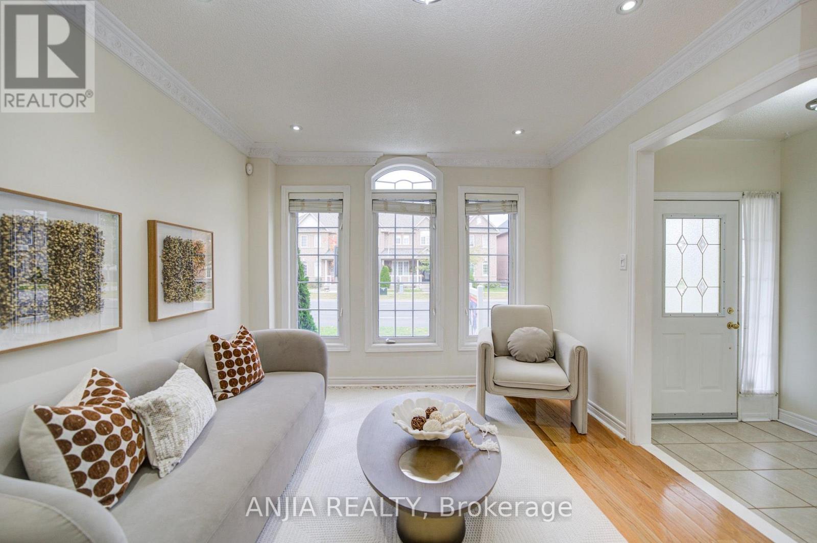 2035 Bur Oak Avenue, Markham, ON photo 9