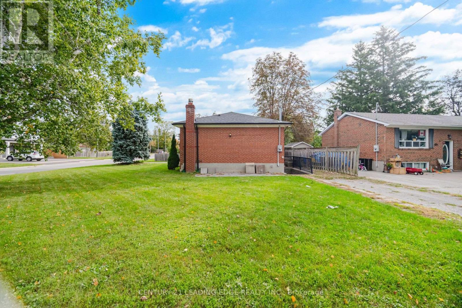 308 Rupert Avenue, Whitchurch-Stouffville, ON photo 4