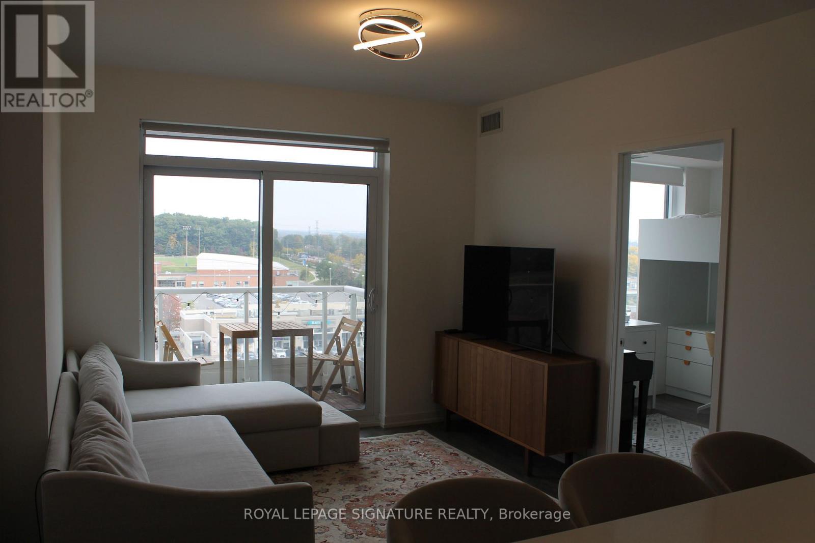 8 Beverley Glen Boulevard — photo 11