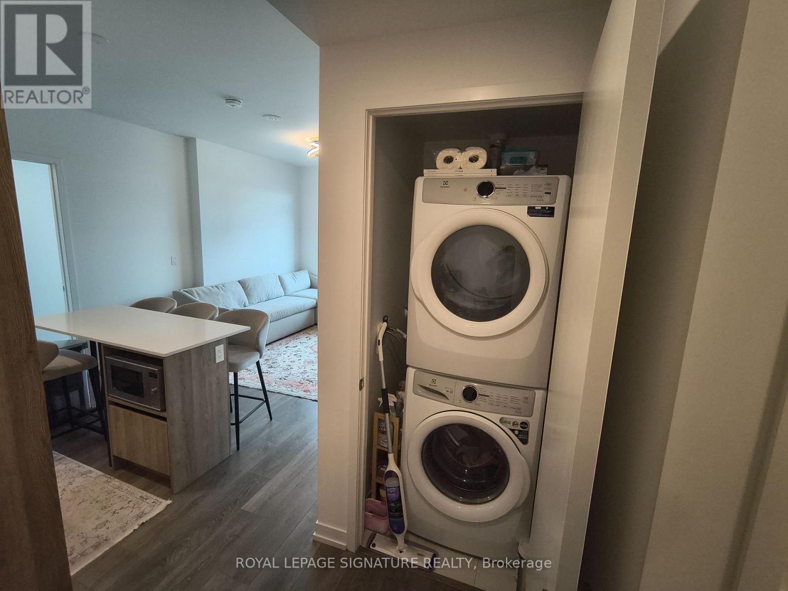 8 Beverley Glen Boulevard — photo 18