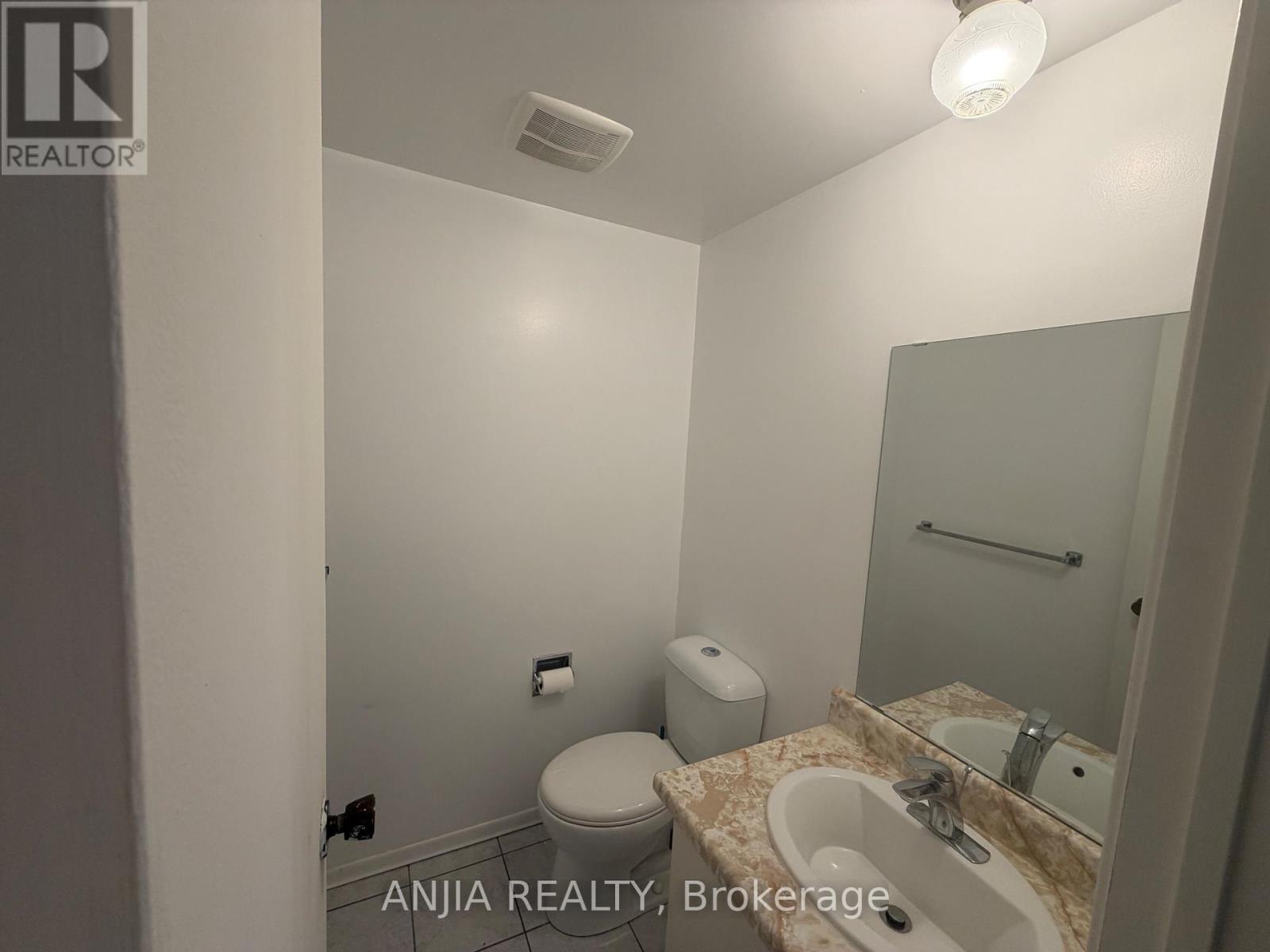 21 Tangmere Crescent — photo 15