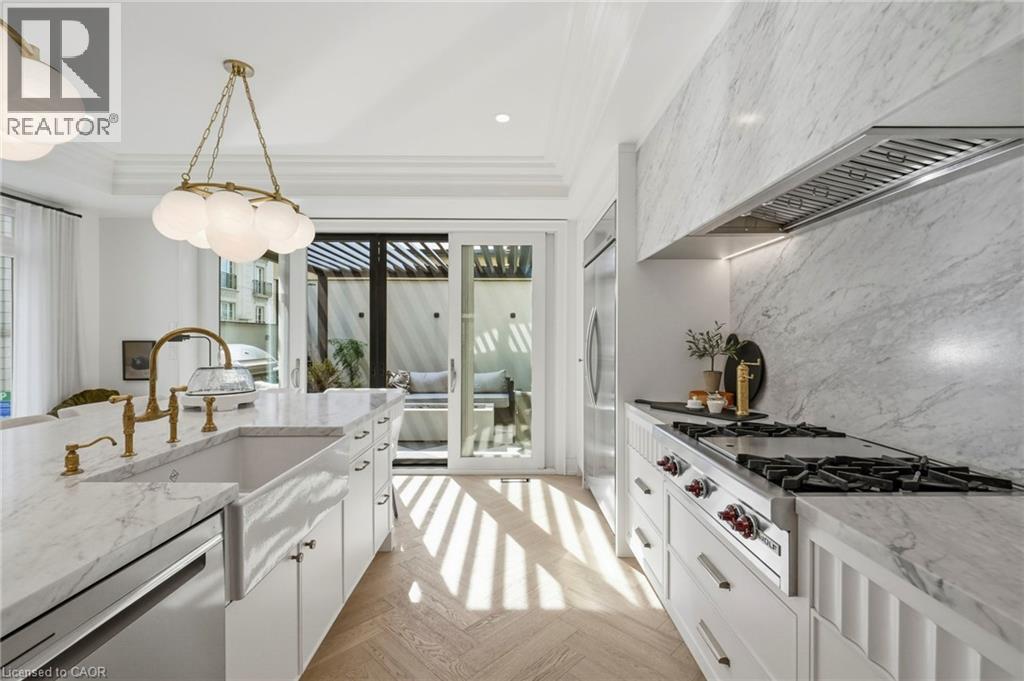 305 Randall Street — photo 10