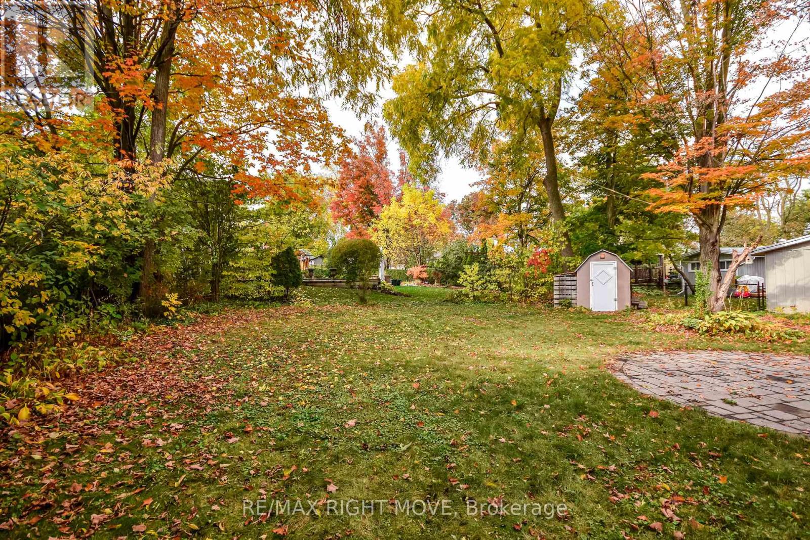 10 Letitia Street, Barrie, ON photo 35