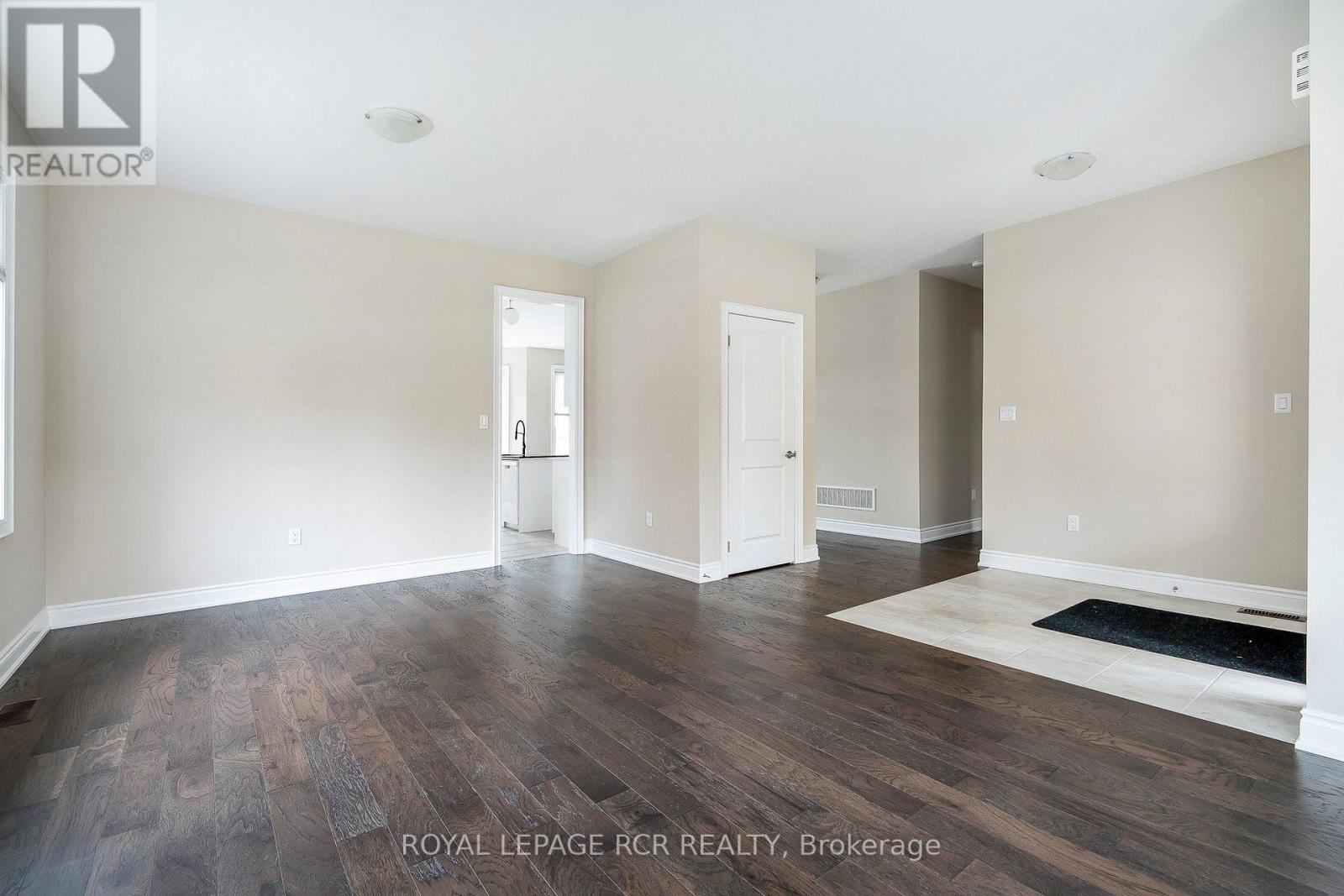 213 MARY STREET - 14