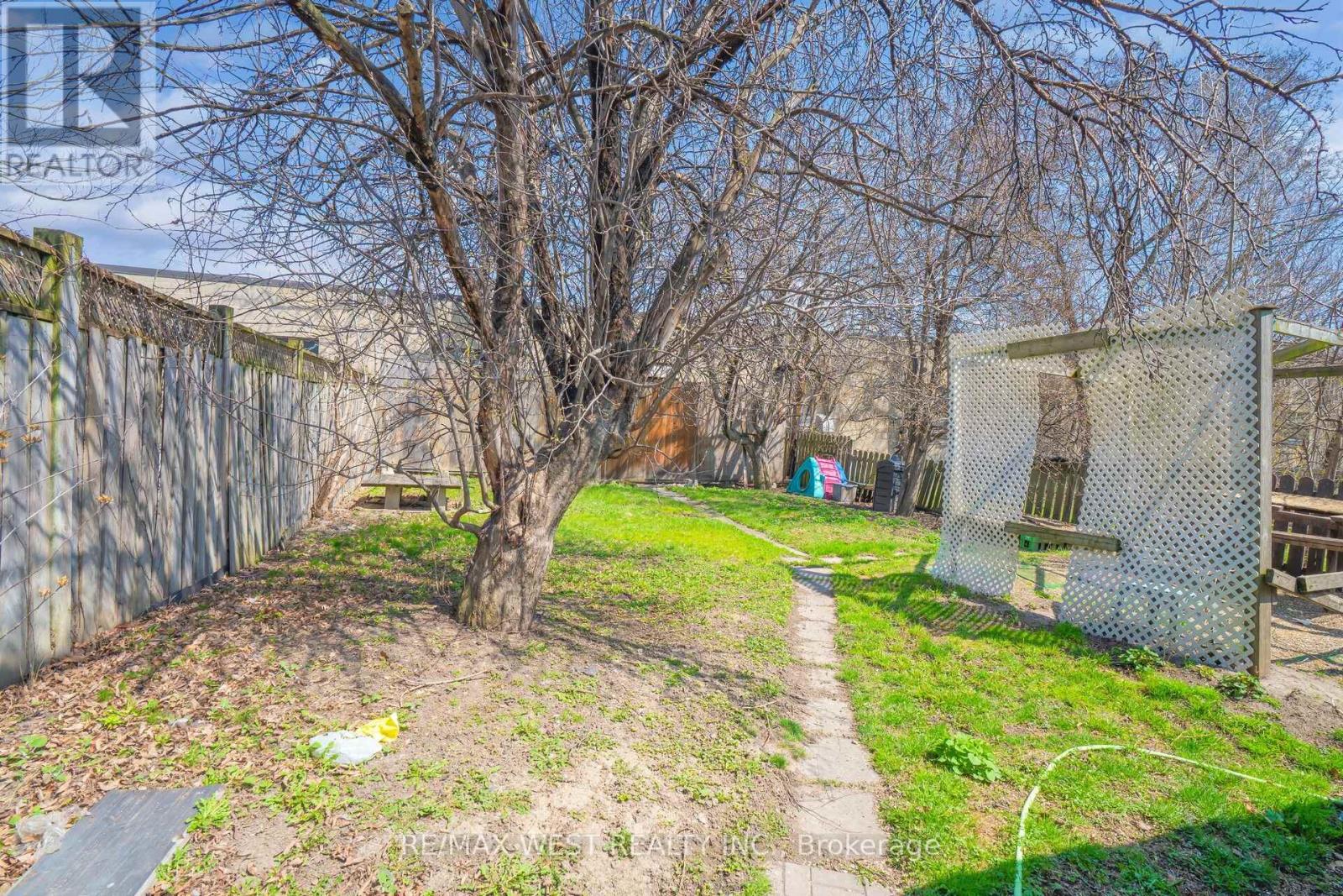 371 Royal York Road, Toronto, ON photo 17