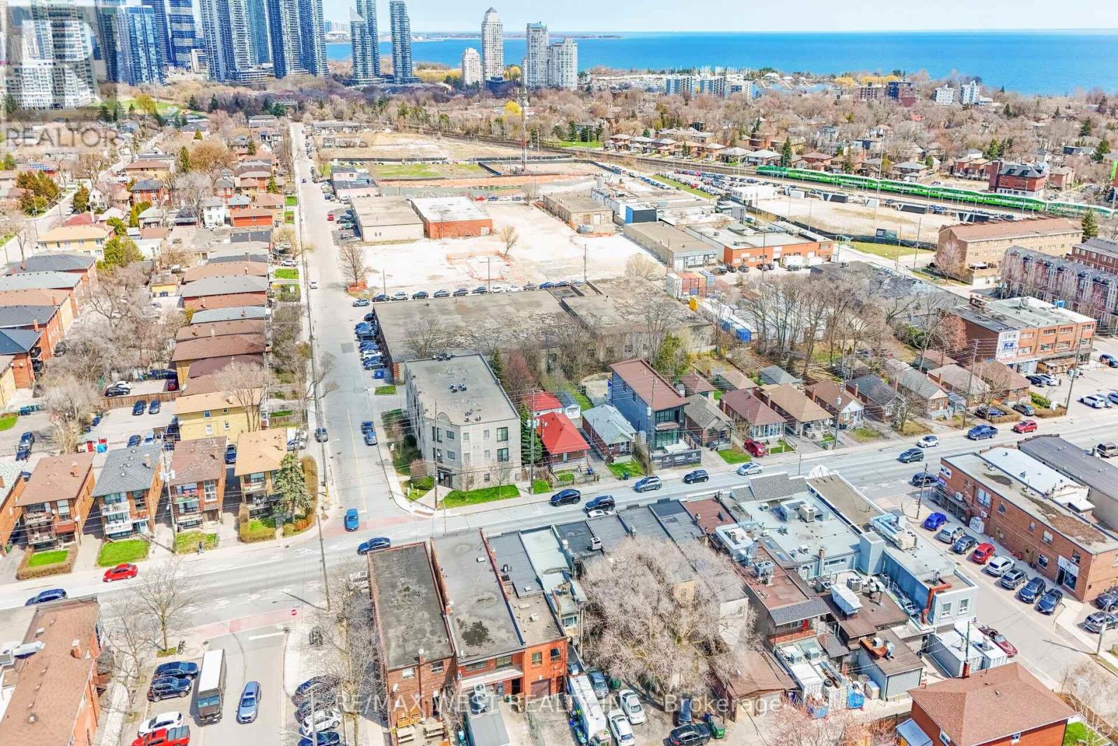 371 Royal York Road, Toronto, ON photo 23