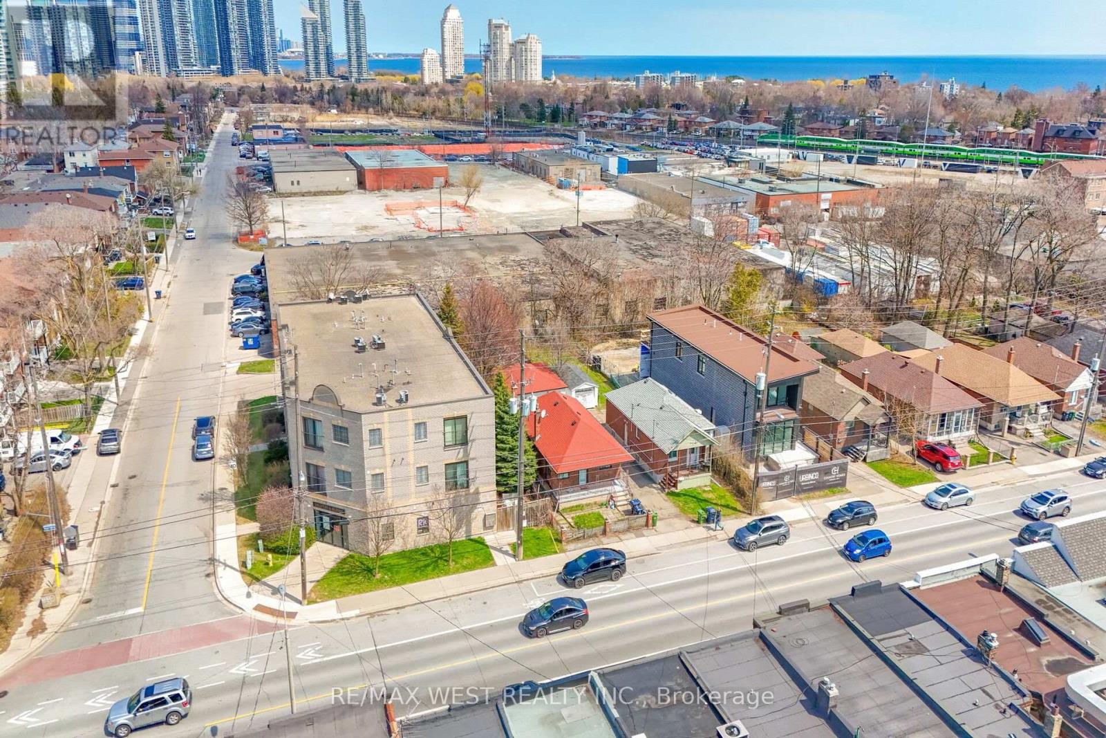 371 Royal York Road, Toronto, ON photo 4