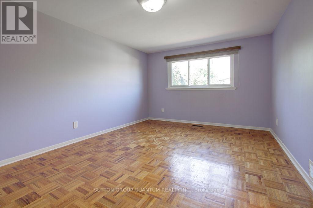 462 Withnell Crescent — photo 10