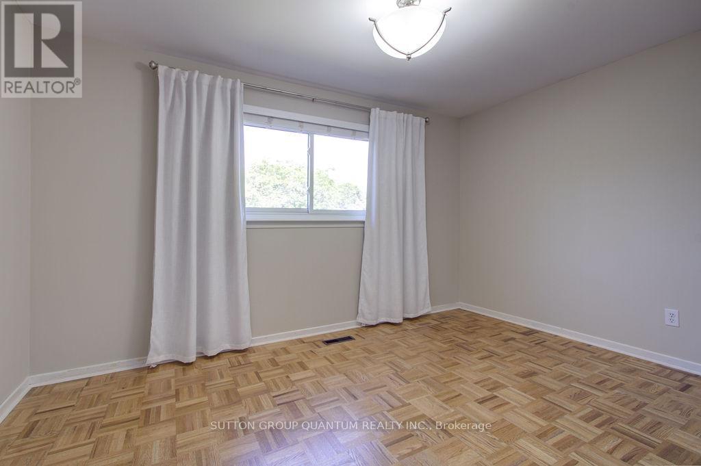 462 Withnell Crescent — photo 11