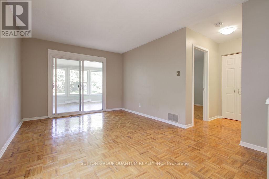 462 Withnell Crescent — photo 21