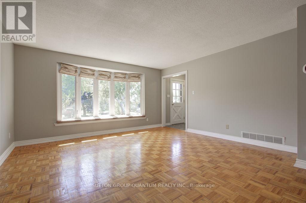 462 Withnell Crescent — photo 7