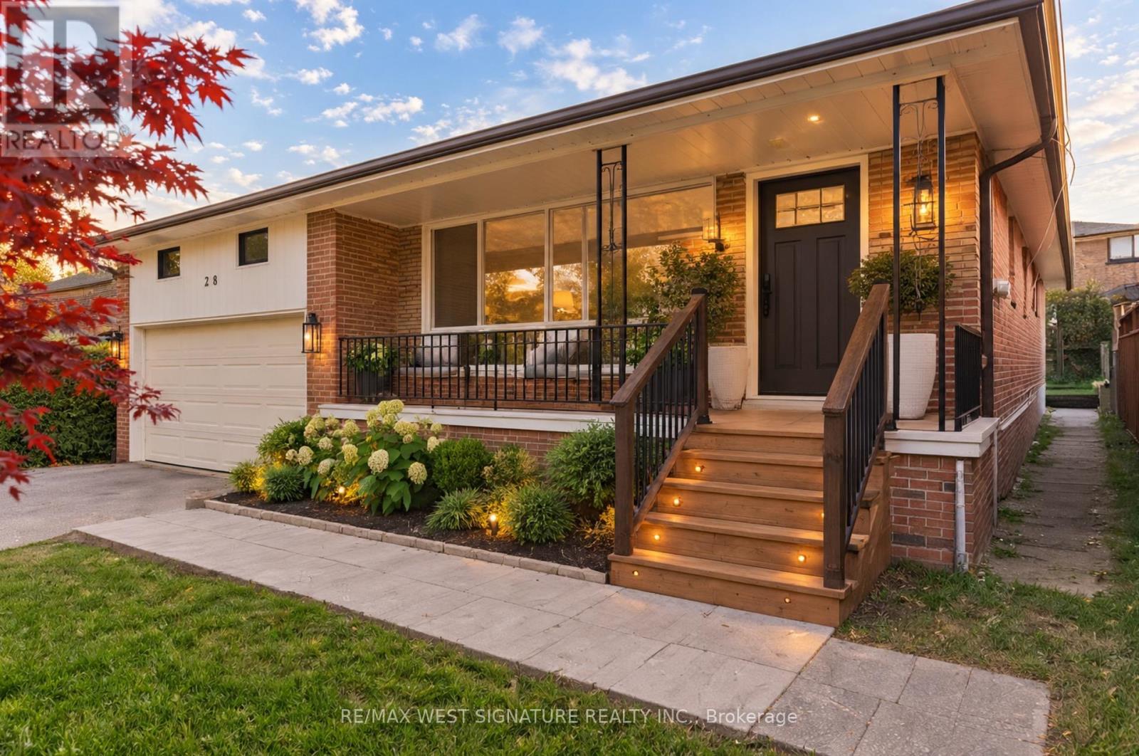 28 Bluehaven Crescent, Toronto, ON photo 2