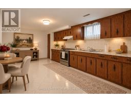 28 Bluehaven Crescent, Toronto, ON M9M1W5 Photo 12
