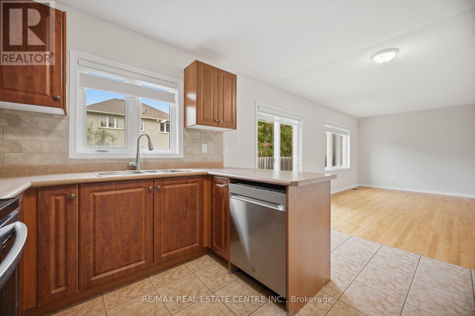 668 Caldwell Crescent — photo 12