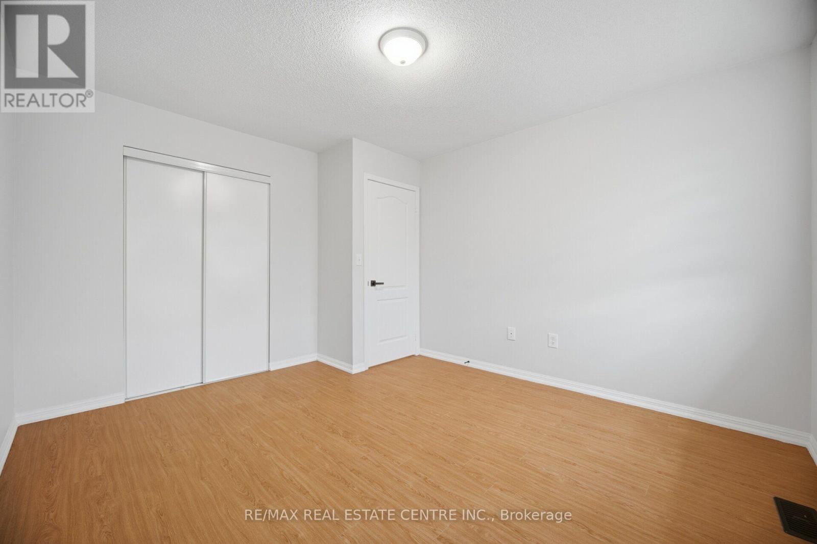 668 Caldwell Crescent — photo 27